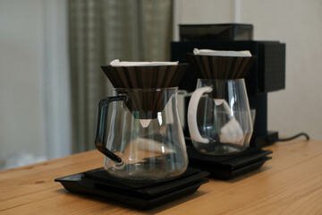 manual brew tool with server, dripper and scale for brewing coffee