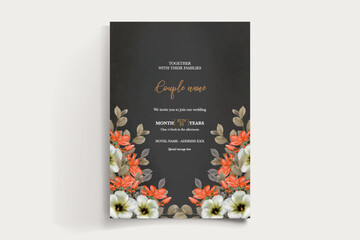 Obraz premium WEDDING INVITATION FRAME WITH FLOWER DECORATIONS AND FRESH LEAVES