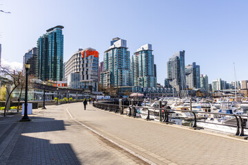 Fototapeta premium Modern Waterfront Urban Scenery in Downtown Vancouver, BC, Canada