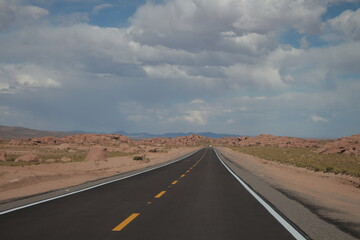 Lagoons, volcanoes and geysers in the Uyuni desert