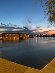 Obraz premium sunset on the river
