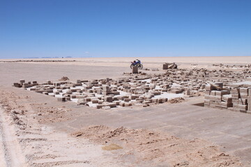 Lagoons, volcanoes and geysers in the Uyuni desert

