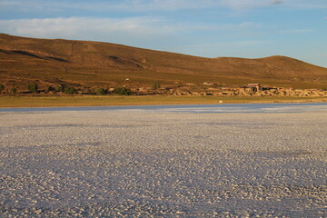 Lagoons, volcanoes and geysers in the Uyuni desert