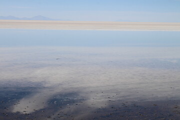 Lagoons, volcanoes and geysers in the Uyuni desert