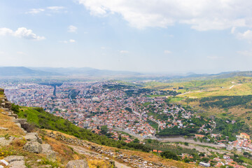 Obraz premium Wide angle shot of Bergama(pergamon) city center with iconic houses and Red Hall Basilica.