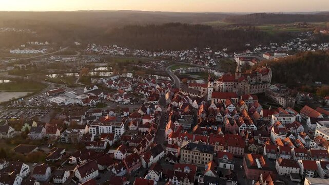 Magisches Sigmaringen bei Sonnenuntergang &ndash; Luftaufnahmen in goldenem Licht