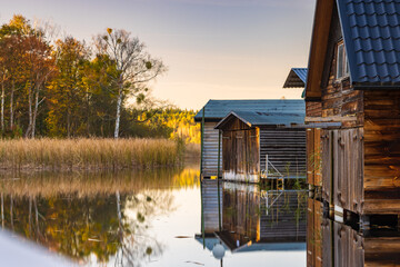 Bootsh&auml;user am Canower See im Herbst