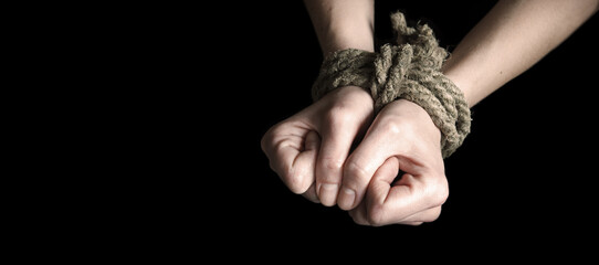 Bounded hans of young girl