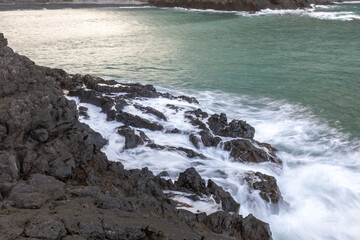 Zerklüftete Küste bei Porto da Cruz, Madeira