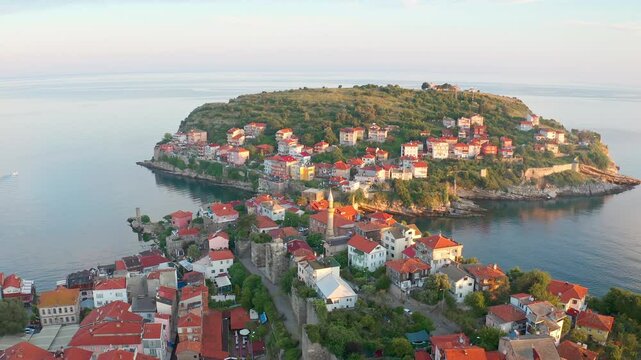 Here is the fascinating drone image of Amasra, a uniquely beautiful district of Bartın. With its red-tiled roofs, lush green vegetation and historical texture, Amasra fascinates its visitors.