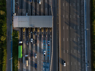 Obraz premium Aerial view gate for expressway fee payment in the city.