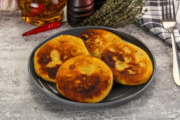 Georgian cuisine - Corn bread Mchadi