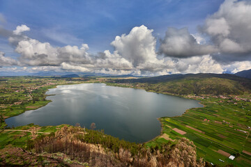 A mirror of the Andes, where the sky meets the water in perfect harmony.Piuray Lagoon, a hidden gem near Cusco, offers peace, beauty, and breathtaking reflections. Would you love to be here? © Beto Santillan