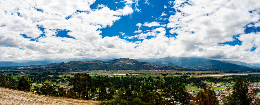 Breathtaking View from Orcotuna Viewpoint in the Andes of Jun&iacute;n, Peru