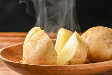 蒸したじゃがいも