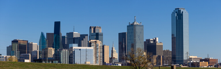 Naklejka premium Panoramic view of Downtown Dallas skyline during winter time.
