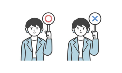 丸とバツの札を持つスーツ姿の女性（バストアップ）