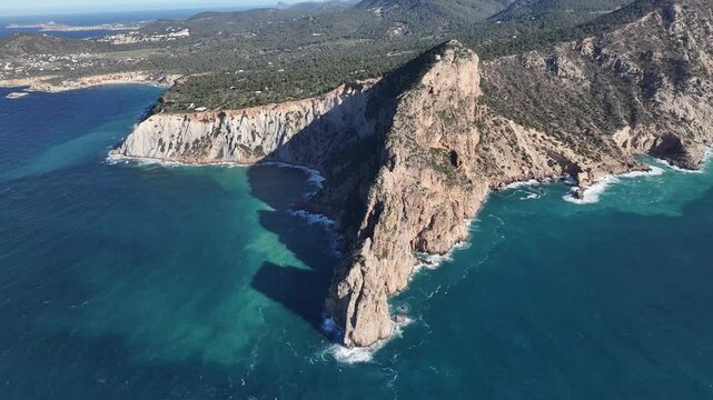 Torre des Savinar y Es Vedr&aacute; a vista de drone en Ibiza