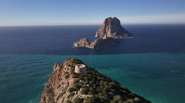 Torre des Savinar y Es Vedr&aacute; a vista de drone en Ibiza