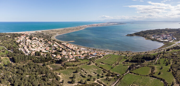 Panorama a&eacute;rien de Leucate plage en France dans la r&eacute;gion Occitanie.