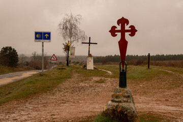 Wegzeichen am Camino de Santiago