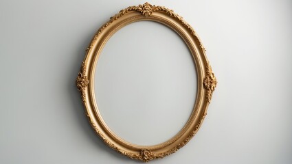 Obraz premium Golden antique oval picture frame isolated on background