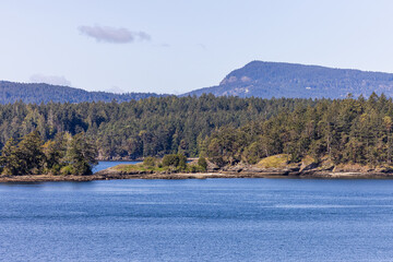 Obraz premium Serene Coastal Landscape of Gulf Islands in British Columbia, Canada