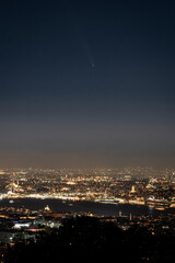Comet over Istanbul, Turkiye
