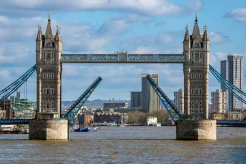 Fototapete Tower Bridge Tower Bridge Fully Open with No Boat Visible  © satur73