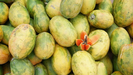 Fresh papaya at the traditional market