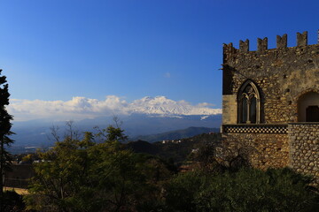 朝のタオルミーナ