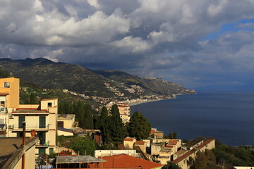 朝のタオルミーナ