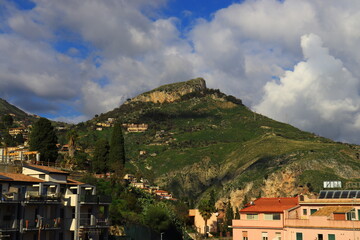 朝のタオルミーナ