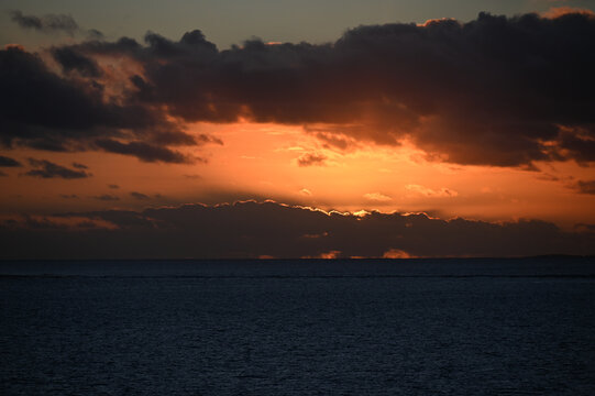 Magnifique couch&eacute; de soleil en Polyn&eacute;sie &agrave; Tahiti sous les tropiques