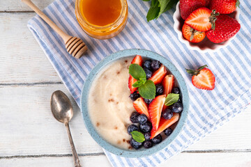Wheat semolina porridge with fresh summer berry