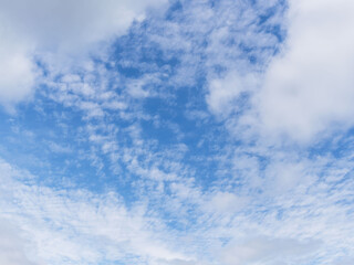 雨の後に晴れ間が徐々に広がりだす空模様18