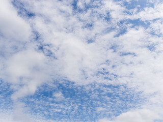 雨の後に晴れ間が徐々に広がりだす空模様23