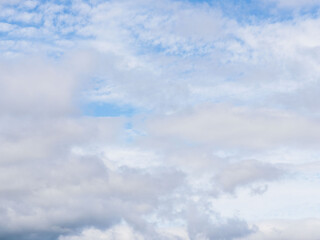 雨の後に晴れ間が徐々に広がりだす空模様44