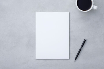 白い無地の紙のビジネスイメージ　A flat lay image of a blank white sheet of paper.