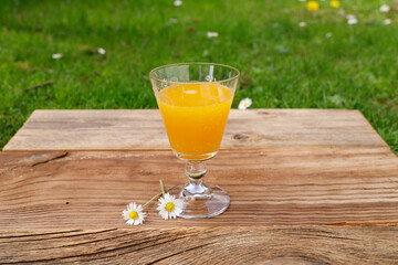 Glas Orangensaft