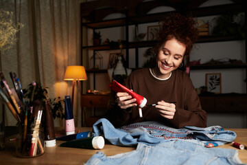 Creating modern art with a joyful spirit in a cozy workshop at home