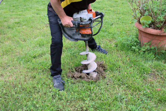Tari&egrave;re mat&eacute;riel, forer le sol de son jardin avec une tari&egrave;re thermique