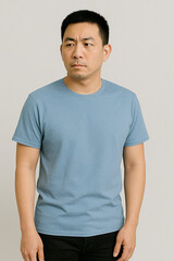 Fototapeta premium a man wearing colored blank t-shirt to put in a logo. or for mock up asset