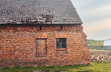 Crumbling Old Brick House – Abandoned Architecture, Decay and the Passage of Time