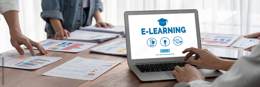 Leinwandbilder e-learning website with brisk sofware for student to study online on the internet network
