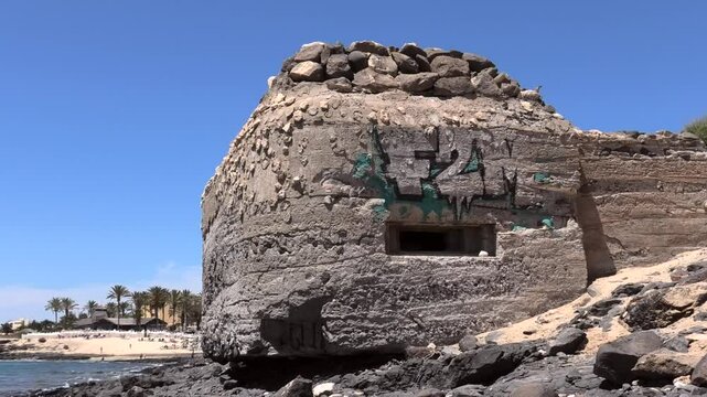 Betonbunker aus dem 2. Weltkrieg an der K&uuml;ste, Costa Calma, Fuerteventure