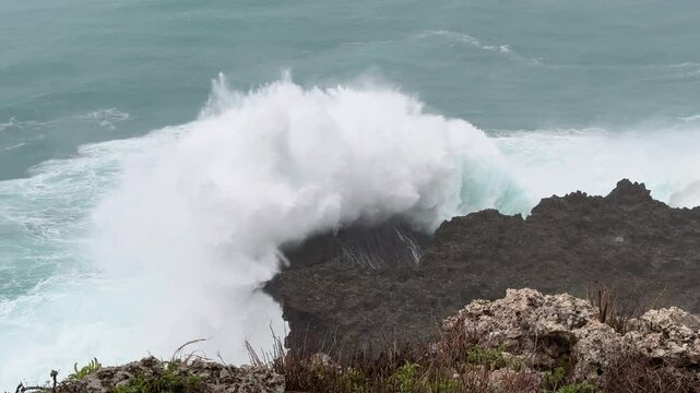 Huge Hurricane Waves Crash Into Rocks - Khanun