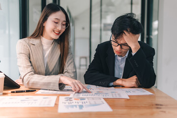 Analyzing communication strategies for team collaboration in modern office meetings