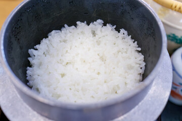 しらすのひつまぶしとアジフライ、煮込みうどんなどの定食。
道の駅でランチを食べる。
三島市、静岡県-2025年3月30日
