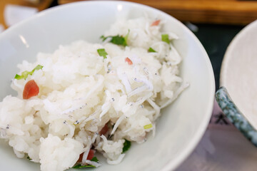 しらすのひつまぶしとアジフライ、煮込みうどんなどの定食。
道の駅でランチを食べる。
三島市、静岡県-2025年3月30日
